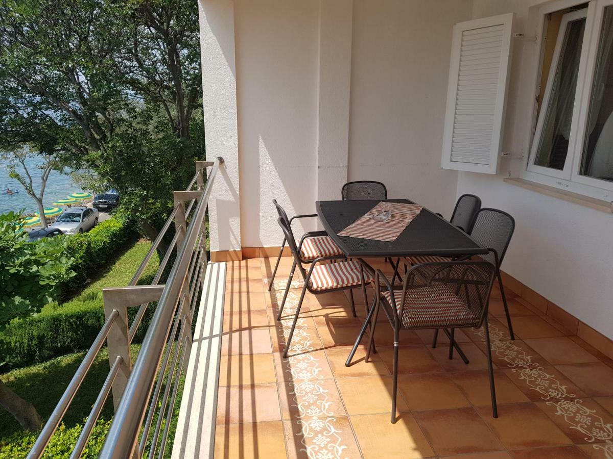 App Lolly Apartment Selce Exterior photo